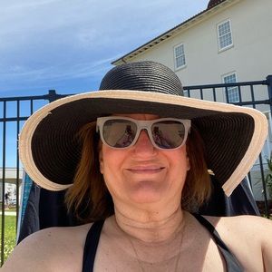 Meet your Posher, Nancy